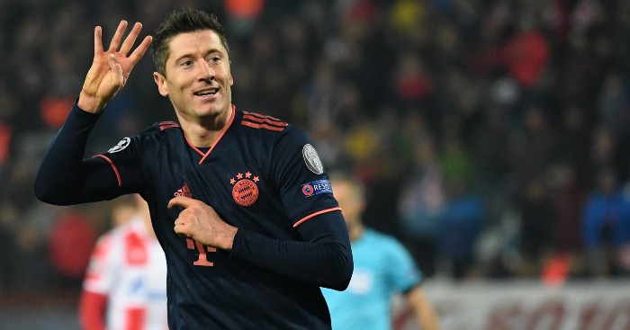 Tiền đạo người Ba Lan lập kỉ lục cầu thủ ghi 4 bàn nhanh nhất UEFA Champion League trong chiến thắng 6-0 trước Sao Đỏ Belgrade (Ảnh: Planet Football)