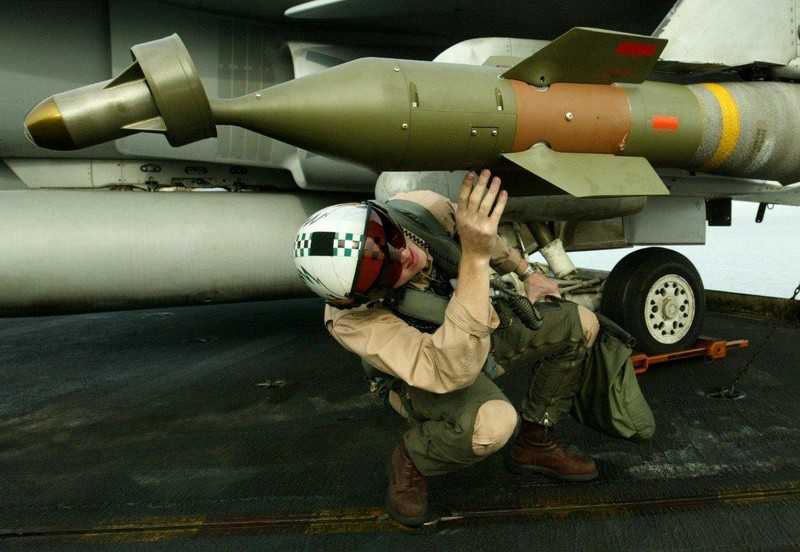 Không quân Mỹ phát triển hệ thống vũ khí laser nhằm đối phó với máy bay không người lái (Ảnh: National Interest)