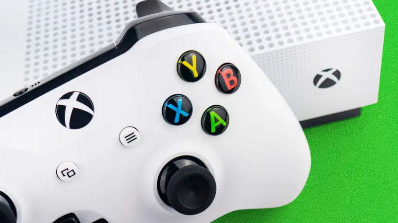 Microsoft lỗ 100-200 USD trên mỗi chiếc Xbox được bán ra (Ảnh: Kotaku)