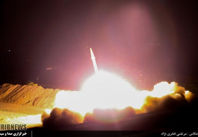 Iran phóng tên lửa đạn đạo tấn công IS