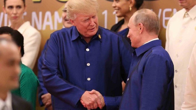 Ông Trump và ông Putin gặp gỡ tại Hội nghị APEC 2017 tổ chức tại Việt Nam