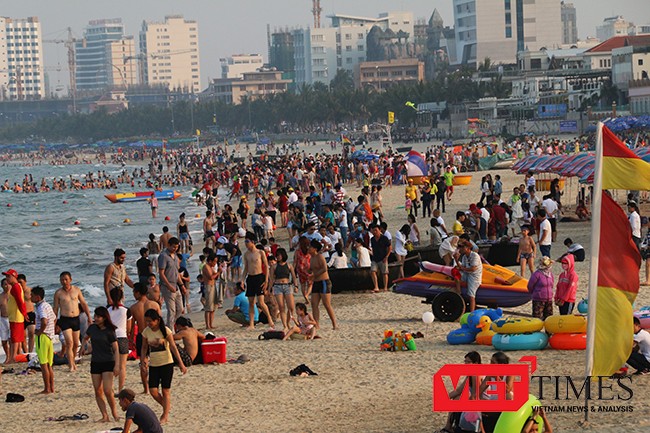 Đà Nẵng sẽ xử phạt từ 50.000-500.000 đồng nếu xả rác tại các bãi biển, khu công cộng trên toàn thành phố.