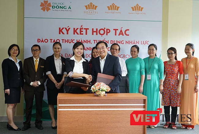 ĐH Đông Á và các doanh nghiệp du lịch thuộc Hiệp hội khách sạn TP. Đà Nẵng đã ký kết hợp tác đào tạo và cung ứng nhân lực cho các doanh nghiệp này.