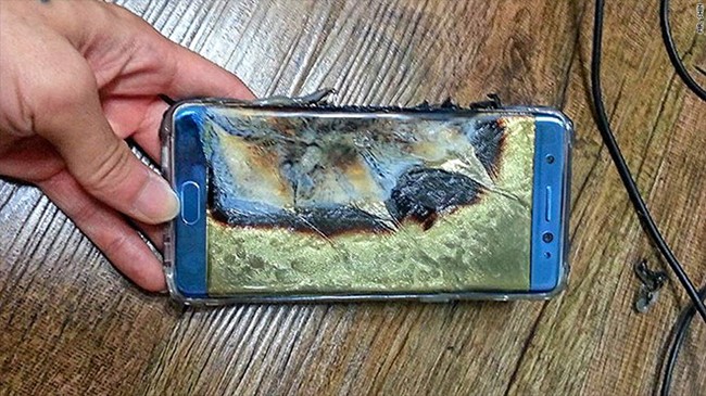Hàng triệu chiếc Galaxy Note 7 vẫn đang được sử dụng bất chấp nguy cơ cháy nổ. Ảnh: CNN.