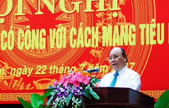 Thủ tướng Chính phủ Nguyễn Xuân Phúc phát biểu tại Hội nghị biểu dương người có công với cách mạng tiêu biểu năm 2017 nhân kỷ niệm 70 năm ngày Thương binh liệt sỹ do UBND tỉnh Quảng Nam vừa tổ chức.