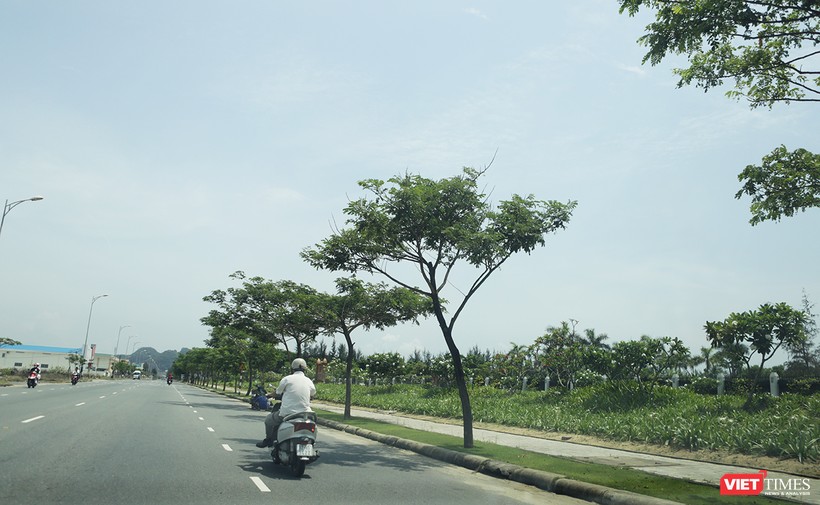 Công tác quy hoạch du lịch ven biển quận Ngũ Hành Sơn khiến lối xuống biển của người dân bị bít