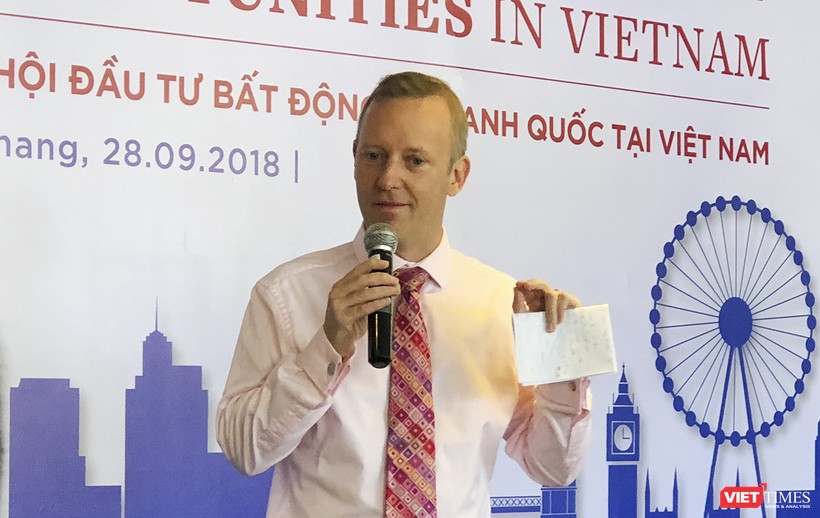 Tân Đại sứ Vương quốc Anh-Gareth Ward tại Việt Nam tại sự kiện giới thiệu cơ hội đầu tư BĐS Anh quốc ở Đà Nẵng