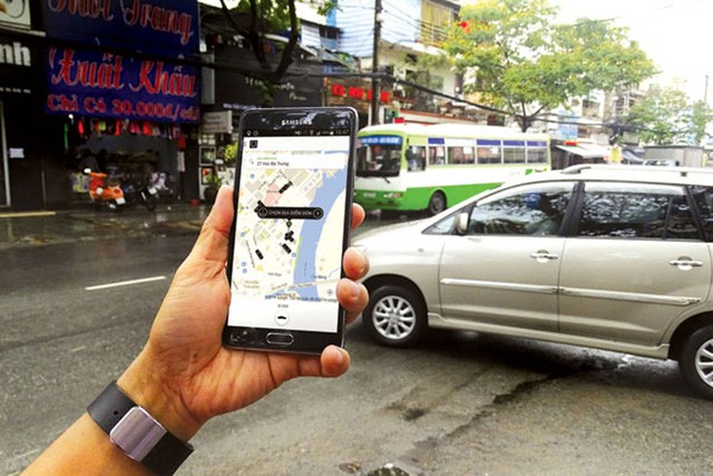 Grab và Uber có những ưu điểm trước taxi truyền thống và đang được người dân đón nhận.