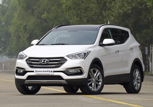 Hyundai Santa Fe giảm giá kỷ lục 230 triệu.