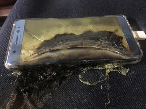 Một chiếc Galaxy Note 7 bị cháy xem trong khi đang sạc pin là khởi đầu của chuỗi thảm kịch gần đây với Samsung.