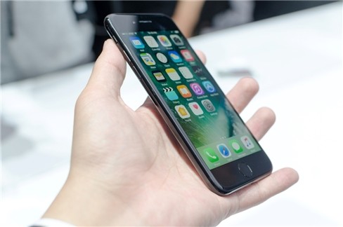 Restart iPhone 7 dù không còn nút Home cứng