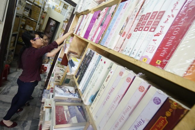 Tại một nhà sách ở TP.HCM, số lượng các sách dịch từ sách Trung Quốc chiếm 10% trong tổng số các sách. Với hệ thống phát hành lớn nhất Việt Nam là Fahasa, tỉ lệ sách từ Trung Quốc chỉ chiếm dưới 5%.  Nhưng vấn đề sách Trung Quốc tại thị trường Việt Nam cò