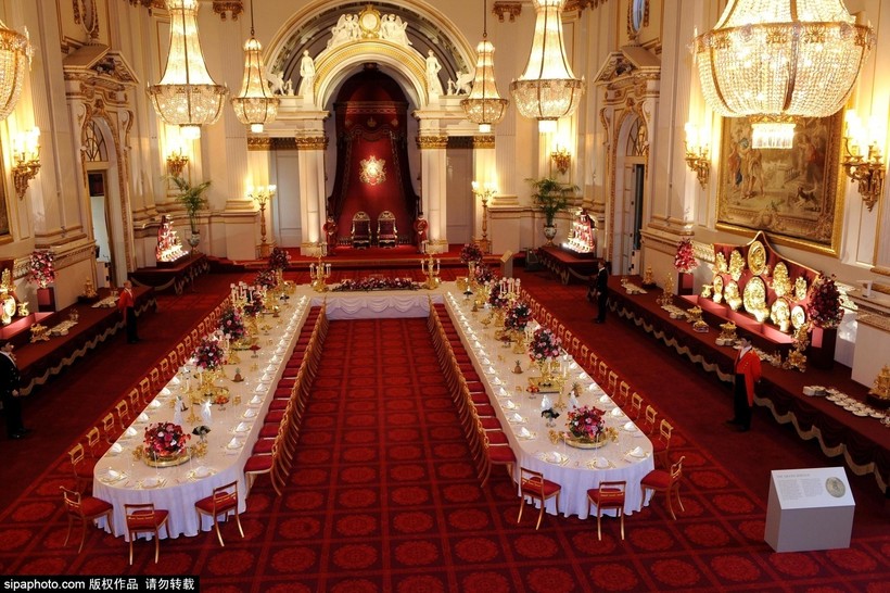 Cung điện Buckingham là nơi tổ chức các yến tiệc xa hoa đón tiếp nguyên thủ quốc gia các nước