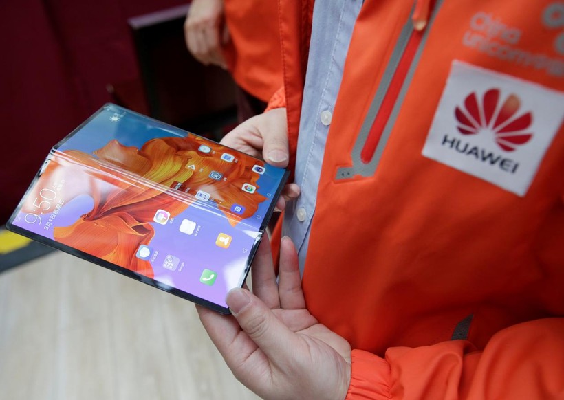 Ngày 14/6/2019, Vincent Pang, Phó Chủ tịch cao cấp của Huawei đã thông báo việc hoãn phát hành điện thoại gập Mate X đến tháng 9. Ảnh: Reuters