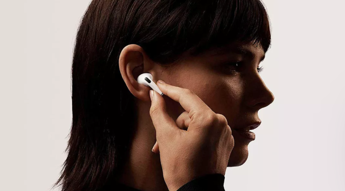 Nhu cầu về các thiết bị đeo trên thị trường đang tăng mạnh, đặc biệt là các sản phẩm tai nghe không dây. Ảnh: CNET