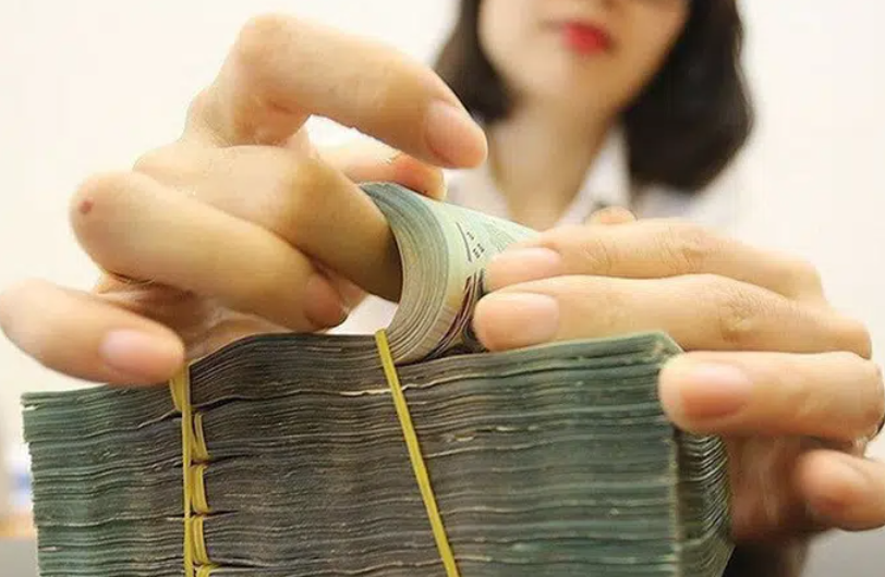 Tại sao Việt Nam không thể “phóng tay” nới lỏng tiền tệ?