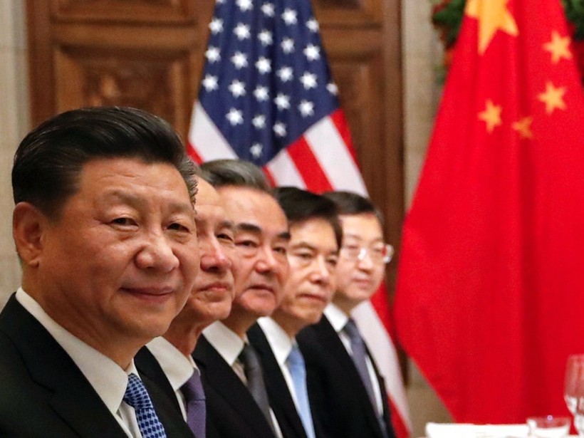 Phương châm 21 chữ được Đa Chiều coi là sách lược của ban lãnh đạo Trung Quốc dùng đối phó với Mỹ hiện nay.