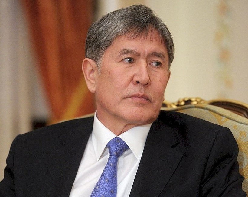 Ngày 8/8, cựu Tổng thống Kyrgyzstan Atambayev đã đầu hàng lực lượng đặc biệt, chấp nhận chịu sự xét xử của pháp luật 