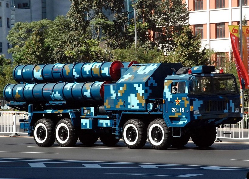 Tên lửa phòng không Hongqi-9 (HQ-9) của Trung Quốc được cho là đã làm nhái từ tên lửa S-300PMU của Nga.