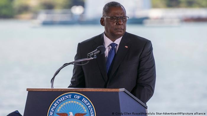 Bộ trưởng Quốc phòng Mỹ Lloyd Austin phát biểu tại Hawaii hôm 30/4 (Ảnh: Deutsche Wells). 