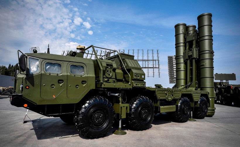 Hệ thống tên lửa phòng không S-400 của Nga - loại vũ khí được nhiều nước ưa thích (Ảnh: Getty).