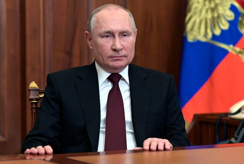 Ông Putin phát biểu về tình hình Ukraine và việc Nga quyết định công nhận hai nước cộng hòa ly khai ở Ukraine (Ảnh: AP).
