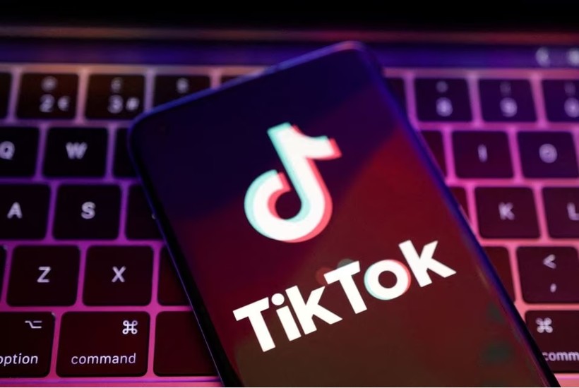 Logo ứng dụng TikTok được chụp vào ngày 22/8/2022. Ảnh REUTERS/Dado Ruvic
