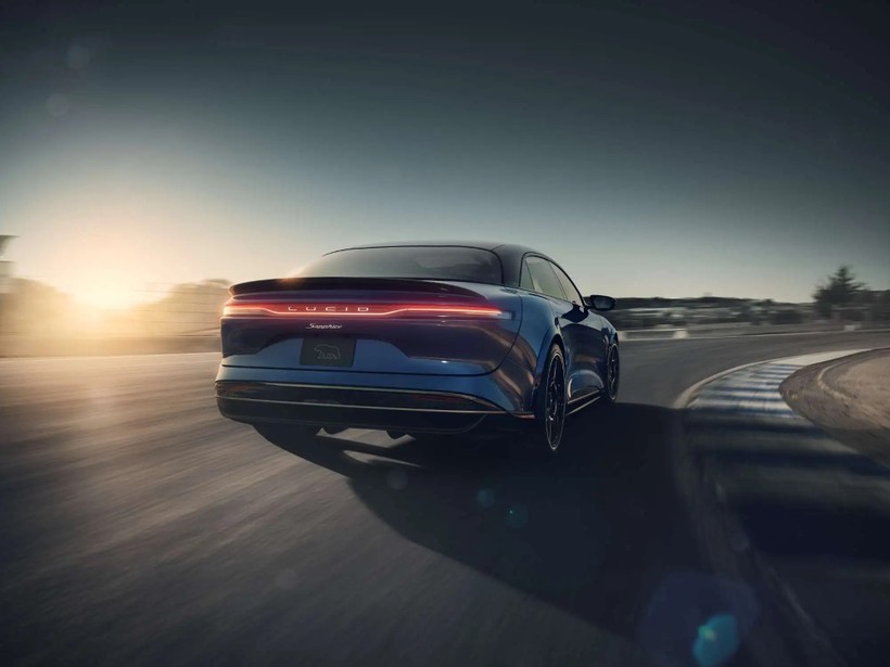 Lucid Motors sớm cho ra mắt siêu xe điện Lucid Air Sapphire, vượt trội Model S của Tesla
