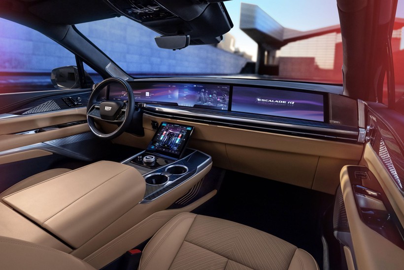 Cadillac giới thiệu mẫu xe điện tiếp theo, SUV chạy điện Vistiq ba hàng ghế