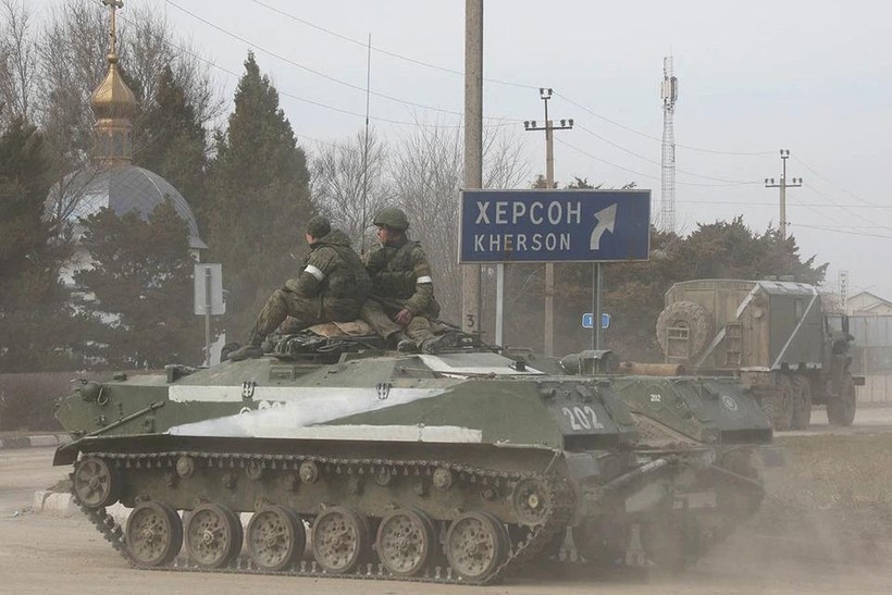 Nga tiến hành chiến dịch quân sự đặc biệt ở Donbass