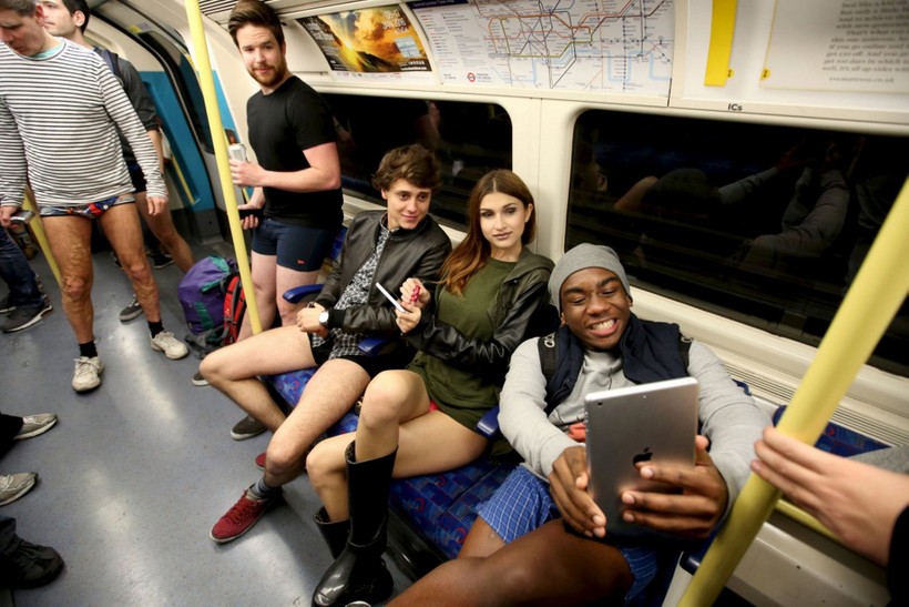 "Không quần đi tàu điện ngầm" là sự kiện tổ chức vào tháng 1 hàng năm tại nhiều thành phố trên thế giới. Nguồn: Telegraph