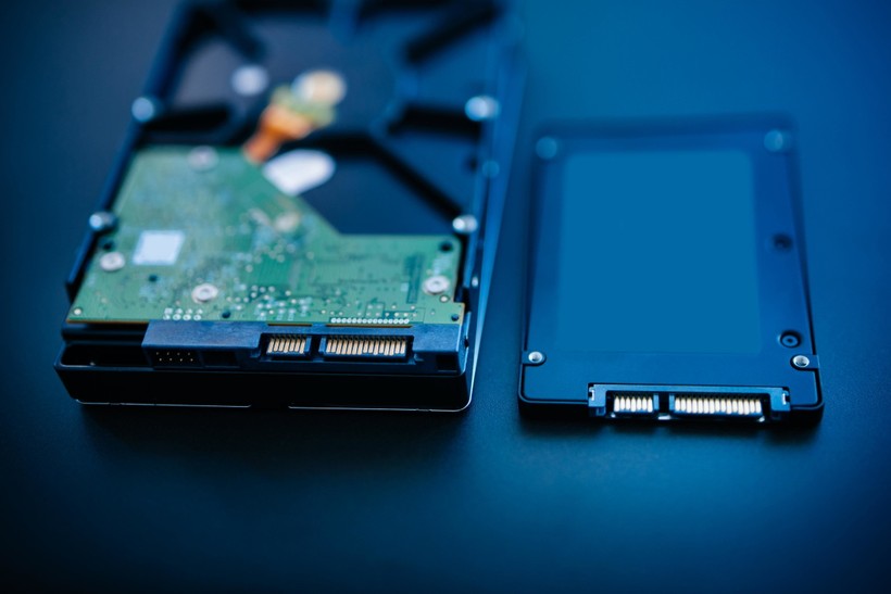 Thay thế HDD bằng SSD là cách tiết kiện để tăng tốc cho máy tính Windows 10. Nguồn: Digital Trends