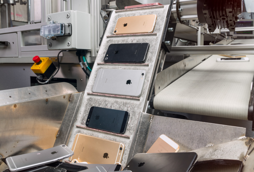 Cứ mỗi 100.000 chiếc iPhone được tái chế, Apple thu lại được 1900 kg nhôm; 0,97kg vàng; 7,5 kg bạc; 710 kg đồng và một khối lượng lớn các nguyên tố hiếm khác. Nguồn: Fores
