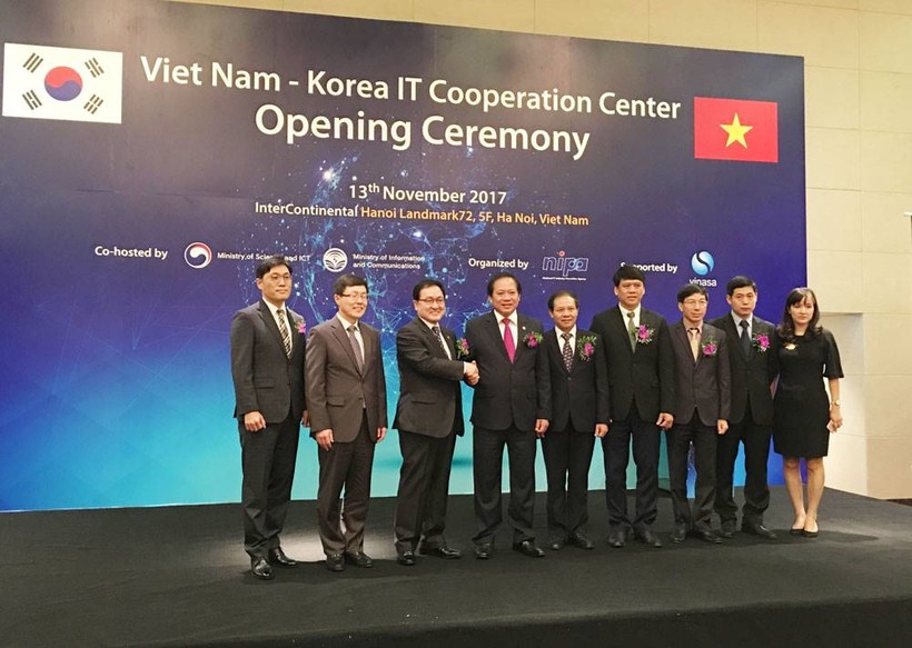 Trung tâm hợp tác CNTT Việt Nam - Hàn Quốc đặt tại Keangnam Hanoi Landmark Tower ,đường Phạm Hùng, HÀ NỘI. 