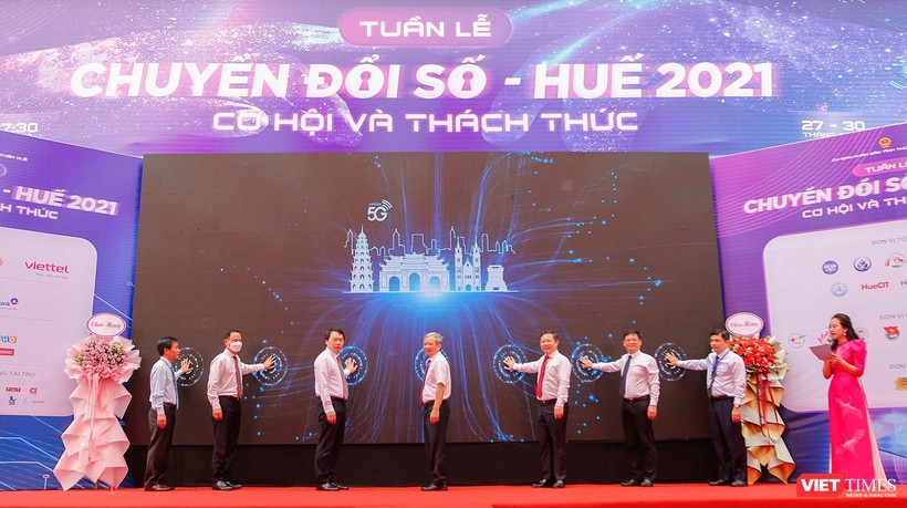 vt_viettel ra mat dich vu 5g tại thua thien hue 1.jpg