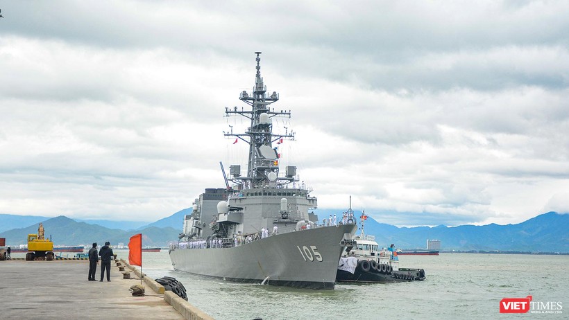 Biên đội tàu huấn luyện đường dài thuộc Lực lượng tự vệ trên biển Nhật Bản chuẩn bị cập cảng Tiên Sa, Đà Nẵng