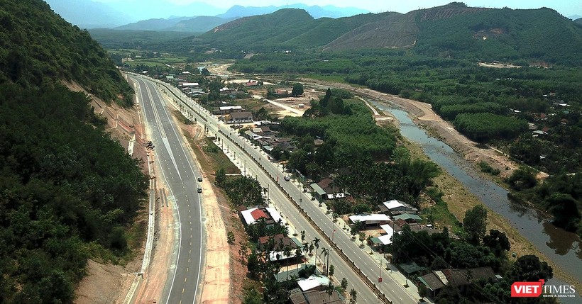 Một góc cao tốc La Sơn - Tuý Loan, đoạn đi qua địa phận TP Đà Nẵng