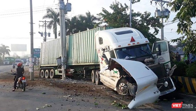 Chiếc container gây tai nạn thảm khốc tại huyện Trảng Bàng, tỉnh Tây Ninh sáng nay.