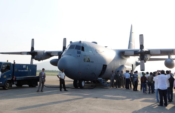 Máy bay C-130 Hercules đậu tại sân bay quốc tế Đà Nẵng