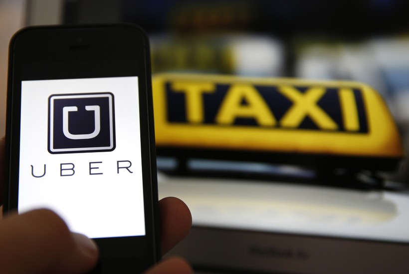 Loại hình taxi Uber và GrabTaxi đã khiến không ít lái xe “vỡ mộng” làm giàu, lâm vào cảnh nợ nần.