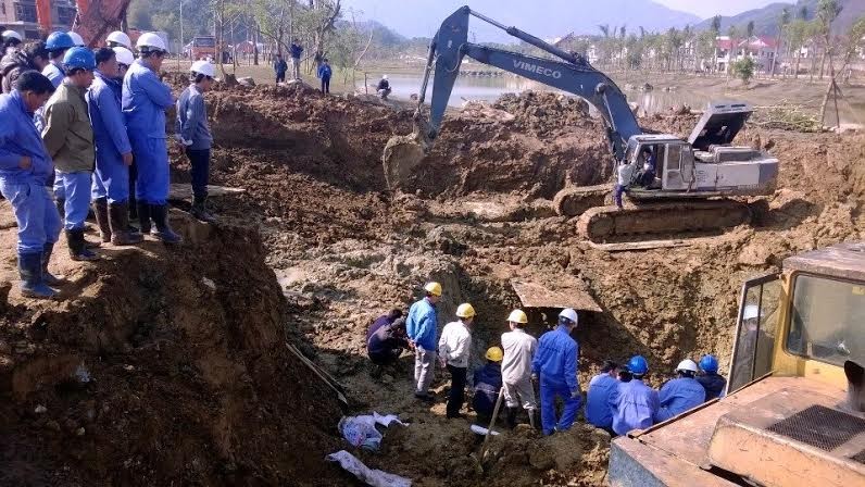 Đường ống cấp nước sông Đà cho Hà Nội liên tục bị vỡ gây bức xúc dư luận