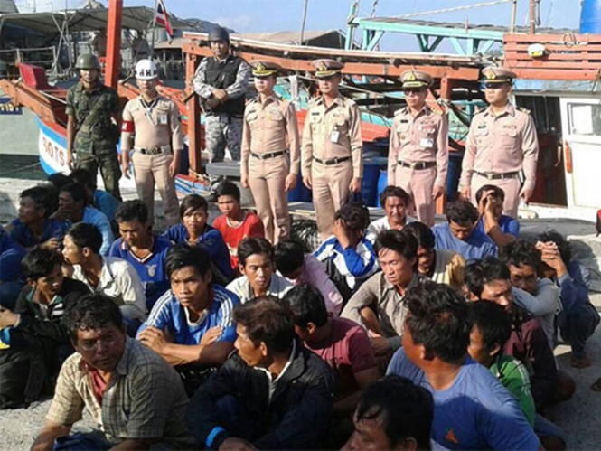 Bộ Tư lệnh Vùng 2 Hải quân Thái Lan công bố hình ảnh các tàu cá Việt Nam bị bắt, và đưa lên mạng xã hội Facebook