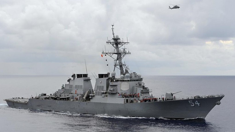 Khu trục hạm Mỹ tuần tra thực thi tự do hàng hải ở Biển Đông