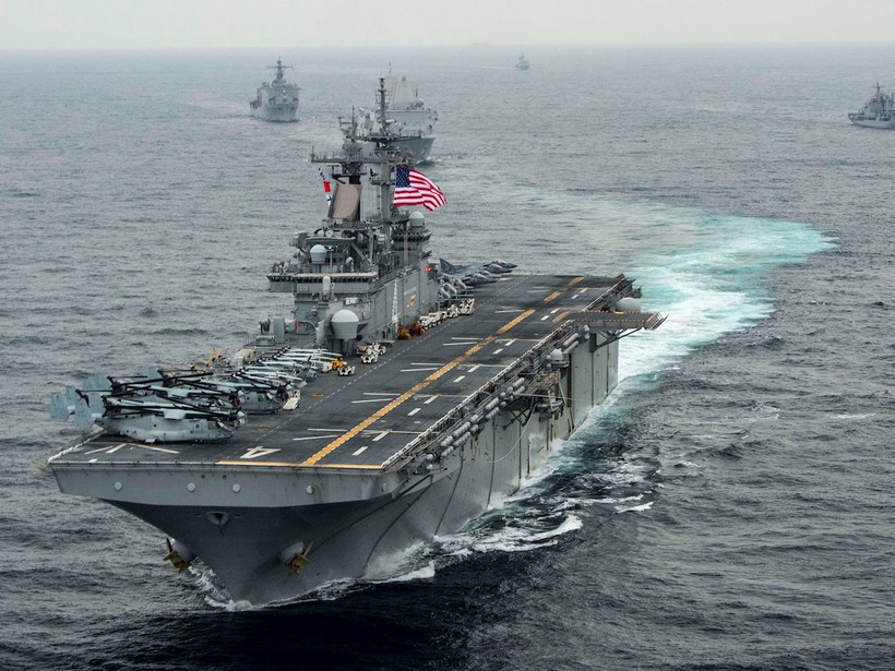 Tàu đổ bộ tấn công cỡ lớn của Mỹ vừa có mặt tại Biển Đông