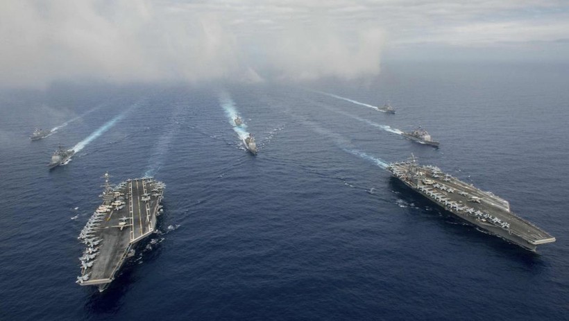 Hai cụm tác chiến tàu sân bay Stennis và Reagan tập trận chung trên biển Philippines gần đây