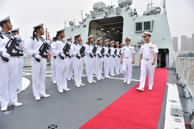 Tư lệnh hải quân Mỹ Richardson vừa có chuyến thăm Trung Quốc