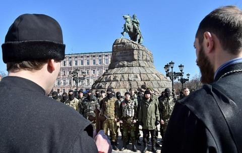 Kiev nuốt lời, quân ly khai đòi đánh