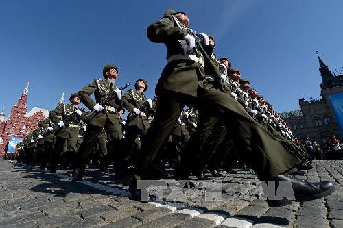 Binh sĩ quân đội Nga diễu binh trên Quảng trường Đỏ năm 2013. Ảnh: AFP-TTXVN