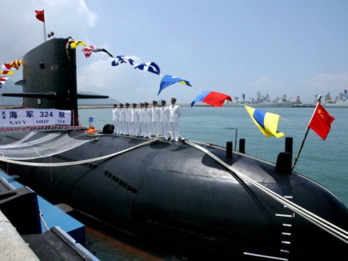 Một tàu ngầm hải quân Trung Quốc đậu ở căn cứ hải quân Ngong Shuen Chau ở Hong Kong (Trung Quốc). Ảnh: Reuters
