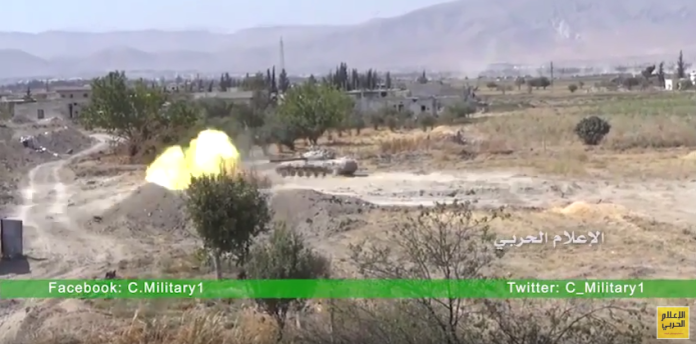 Xe thiết giáp quân đội Syria Syria tấn công tại thị trấn Hawsh Al-Fara